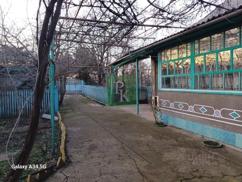 Дом в Крым, Первомайский район, с. Калинино ул. Садовая, 21 (99 м) - Фото 1