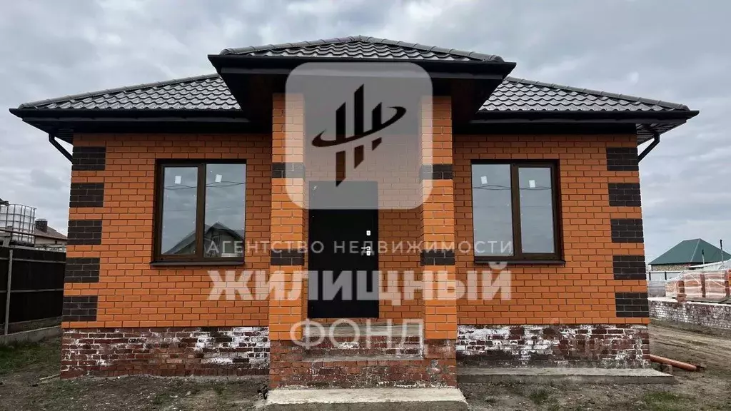 Дом в Саратовская область, Энгельсский район, Новопушкинское ... - Фото 0
