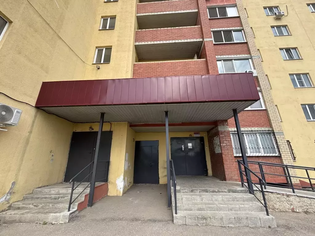 2-к кв. Саратовская область, Энгельс ул. Колотилова, 155 (68.0 м) - Фото 1