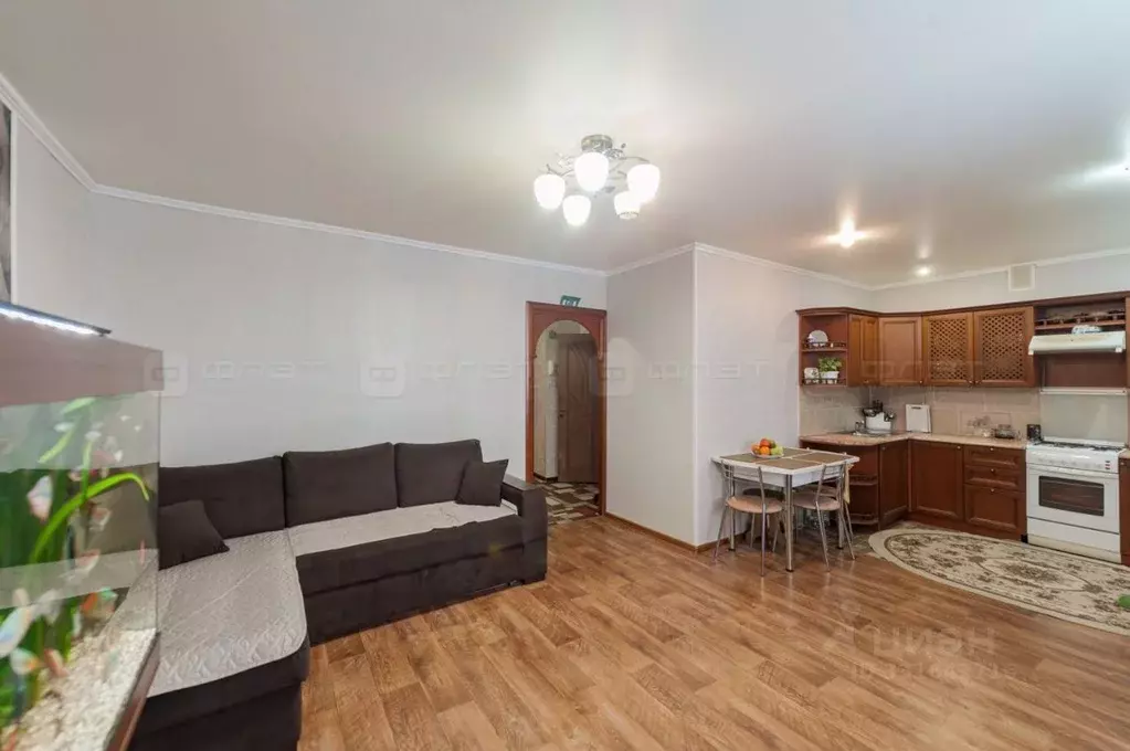 2-к кв. Татарстан, Казань ул. Кутузова, 8 (53.7 м) - Фото 1