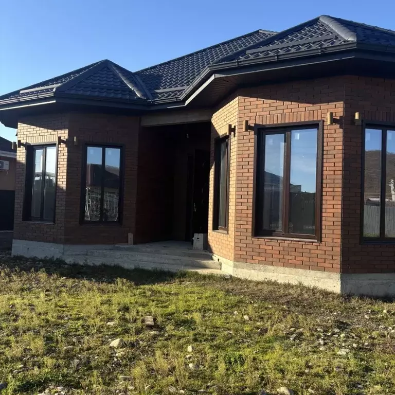 Дом в Адыгея, Майкопский район, Краснооктябрьское с/пос, пос. ... - Фото 1