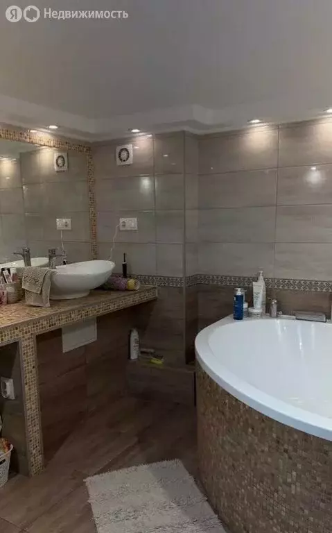 4-комнатная квартира: Калининград, улица Нахимова, 6 (150 м) - Фото 1