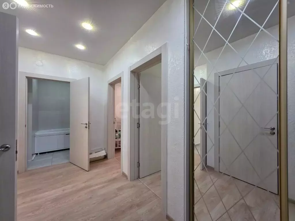 3-комнатная квартира: Саки, Набережная улица, 19 (71.6 м) - Фото 1