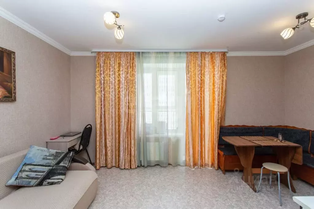 Студия Тюменская область, Тобольск 15-й мкр, 33 (27.0 м) - Фото 1