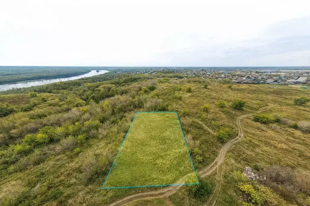 Участок в Алтайский край, Бийск городской округ, пос. Нагорный ул. ... - Фото 1