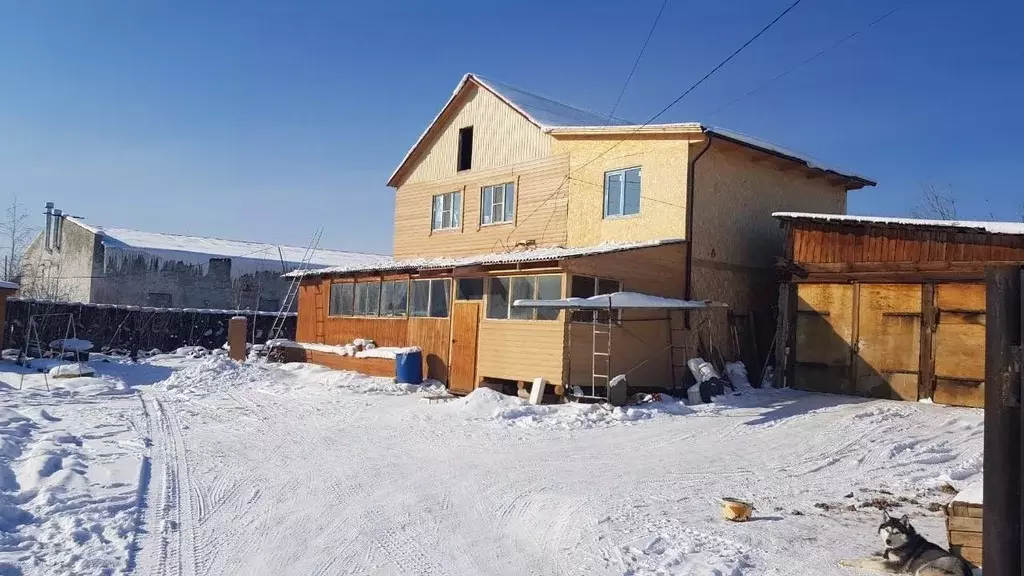 Дом в Саха (Якутия), Якутск ул. Мархинская (130 м) - Фото 1