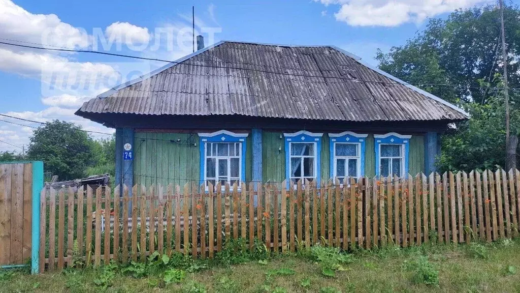 Дом в Башкортостан, Нуримановский район, Красногорский сельсовет, с. ... - Фото 0