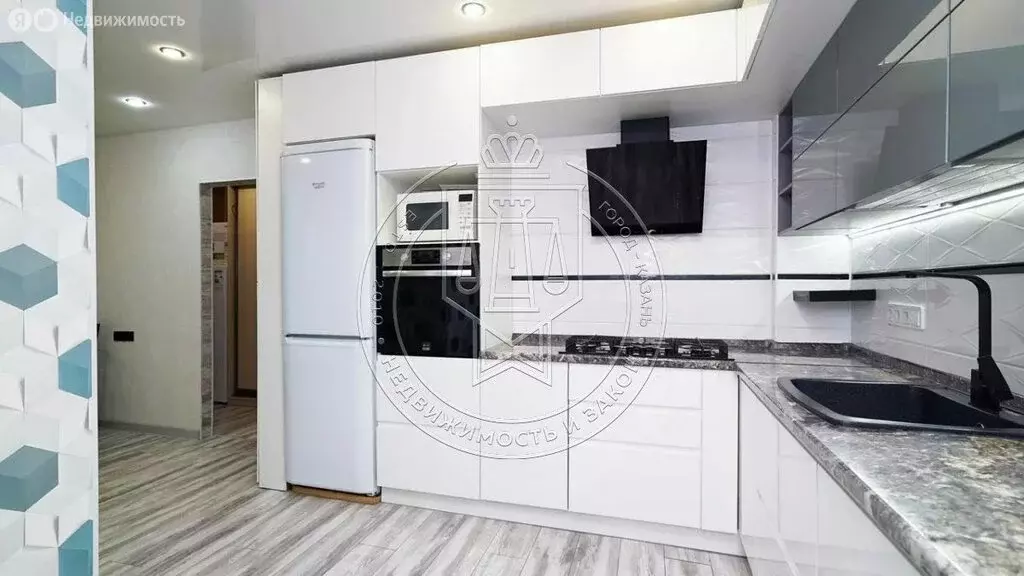 3-комнатная квартира: Казань, улица Карбышева, 61 (61 м) - Фото 0