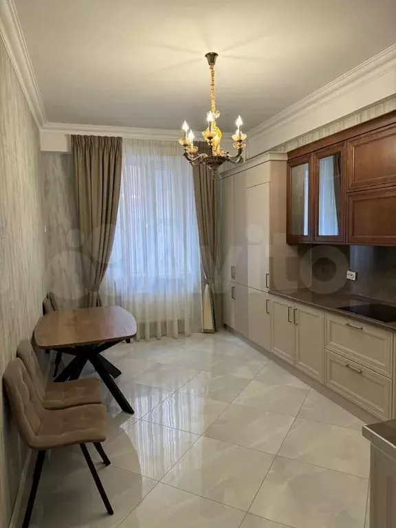 1-к. квартира, 60 м, 1/8 эт. - Фото 0