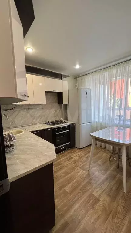 1-к. квартира, 40 м, 1/10 эт. - Фото 1