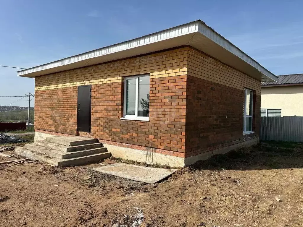 Дом в Башкортостан, Иглинский район, Акбердинский сельсовет, с. ... - Фото 1