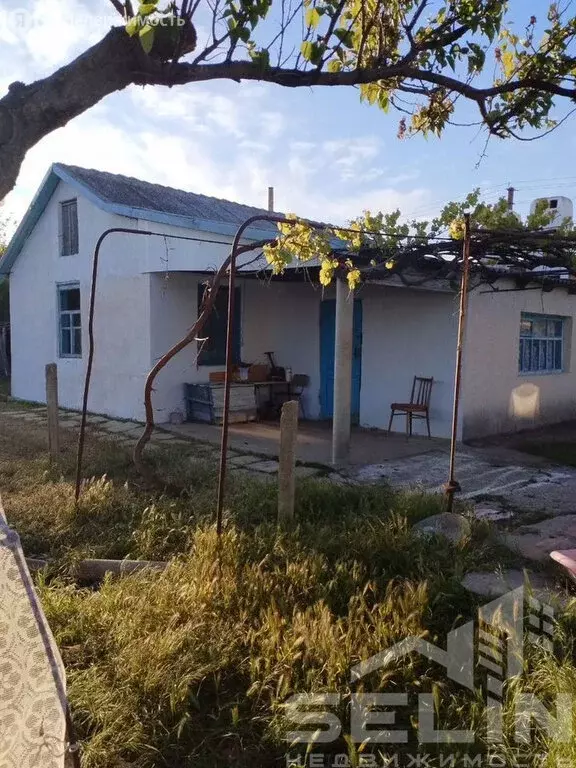 Дом в Сакский район, Ромашкинское сельское поселение, село Колоски, ... - Фото 0