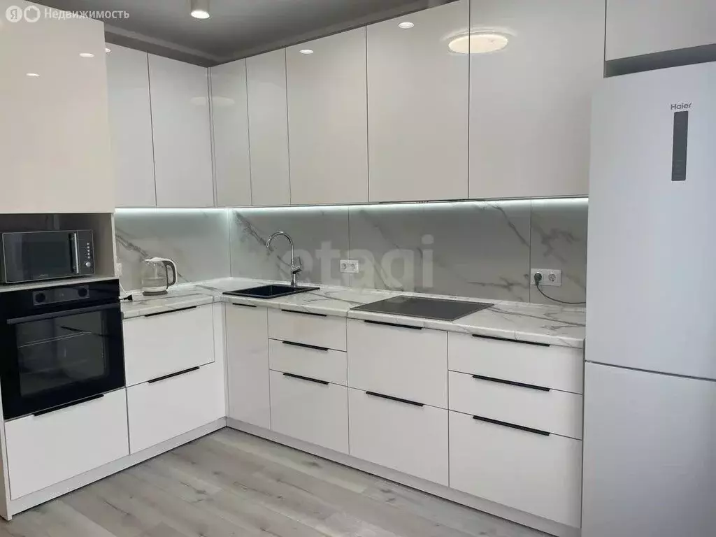 2-комнатная квартира: Барнаул, улица имени В.Т. Христенко, 8 (40.2 м) - Фото 1