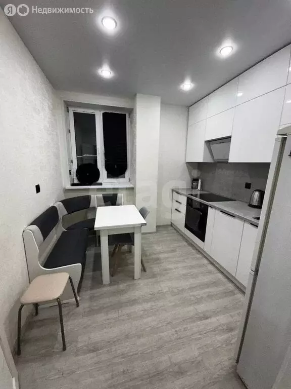 2-комнатная квартира: Новый Уренгой, Тундровая улица, 11 (55 м) - Фото 1