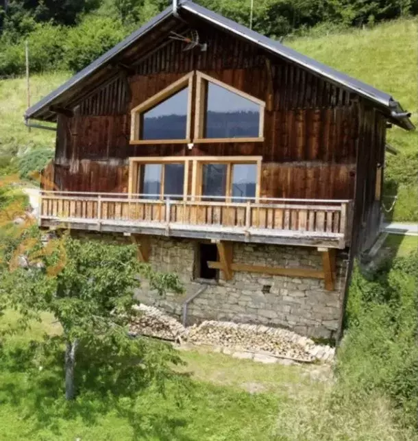 Дом в Краснодарский край, Сочи с. Эстосадок, ул. Дубравная (180 м) - Фото 1