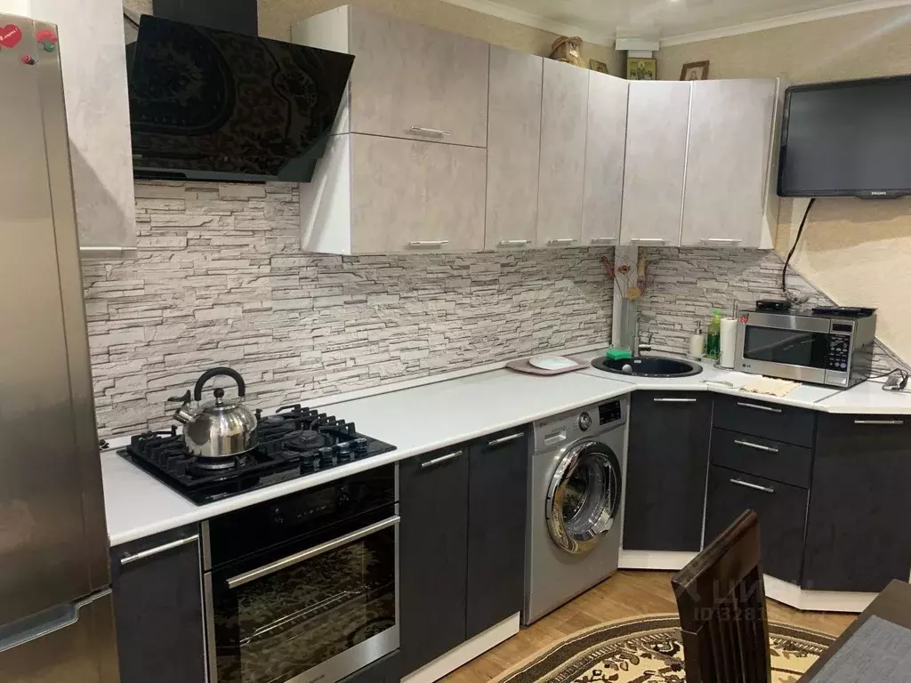 2-к кв. Оренбургская область, Бузулук ул. Нефтяников, 23/2 (55.2 м) - Фото 1