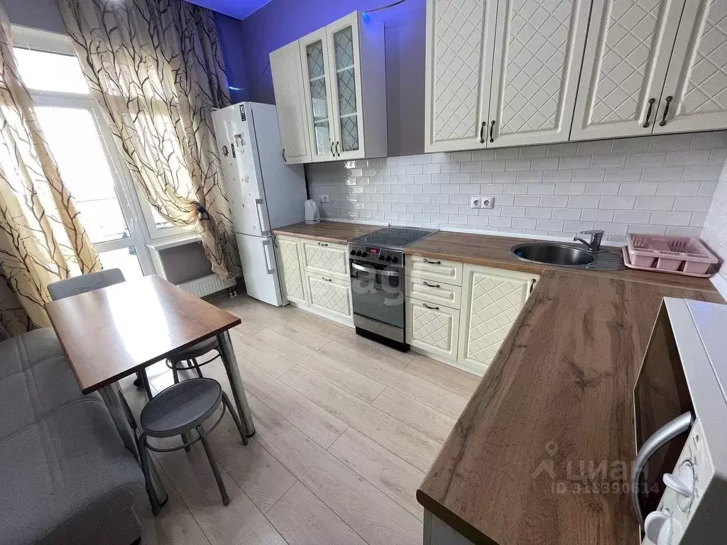 2-к кв. Ханты-Мансийский АО, Ханты-Мансийск ул. Гагарина, 35 (52.2 м) - Фото 0