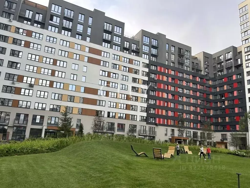 2-к кв. Тюменская область, Тюмень ул. 50 лет Октября, 57Бк2 (72.7 м) - Фото 0