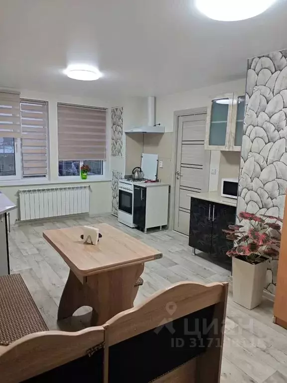 2-к кв. Волгоградская область, Суровикино Шоссейная ул., 57 (35.0 м) - Фото 0