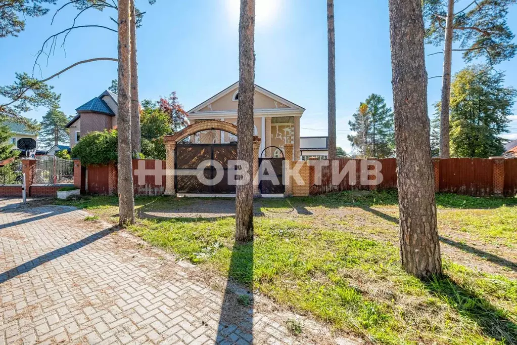 Дом в Новосибирская область, Новосибирск ул. Байдукова, 15 (532 м) - Фото 1