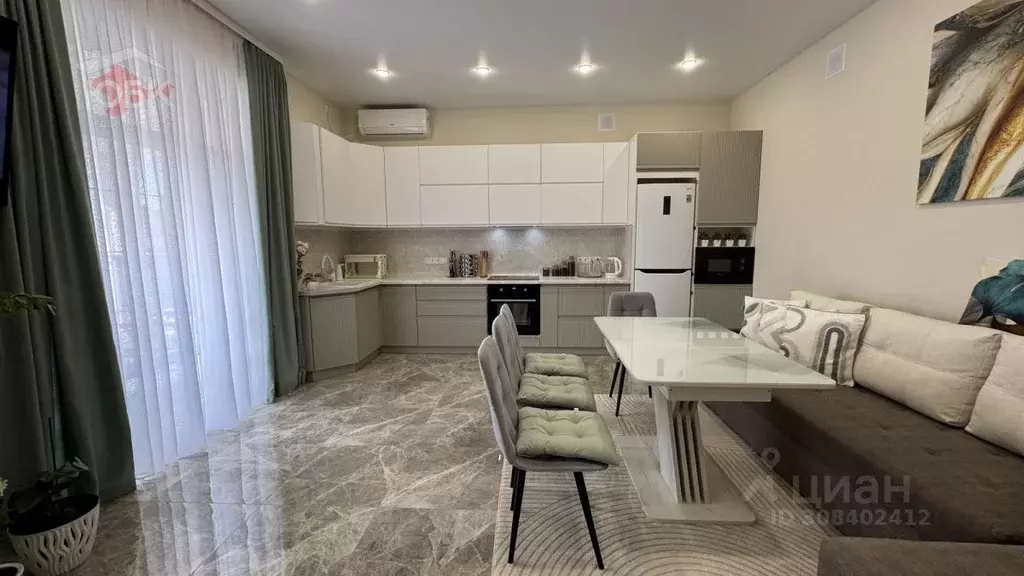 Дом в Крым, Сакский район, с. Молочное ул. Кирова, 2 (200 м) - Фото 0