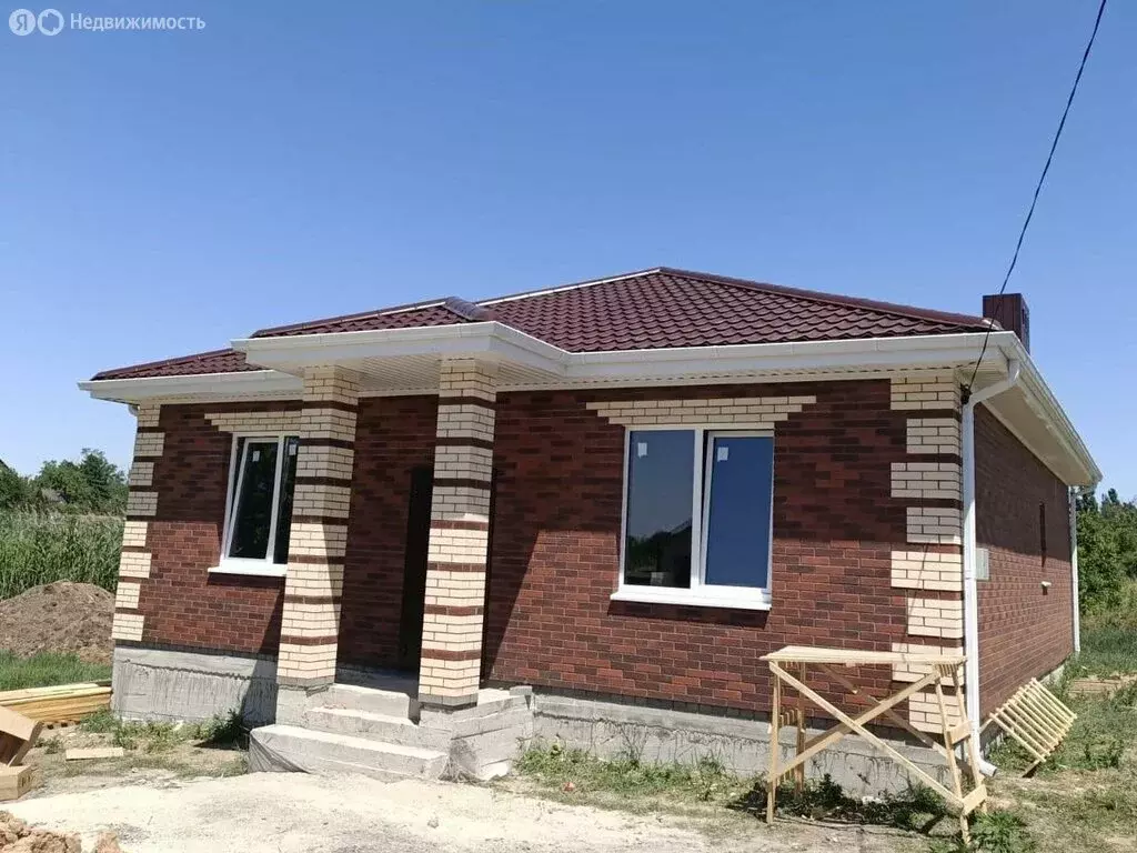 Дом в Красный Крым, улица Малиновского, 5 (90 м) - Фото 1