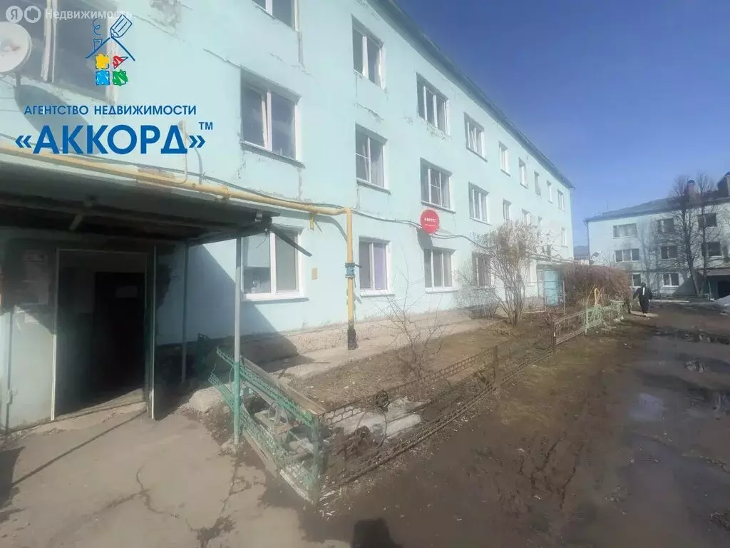 3-комнатная квартира: село Косиха, Комсомольская улица, 33 (51.4 м) - Фото 1