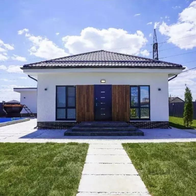 Дом в Краснодарский край, Краснодар ул. Баха, 2 (115 м) - Фото 1
