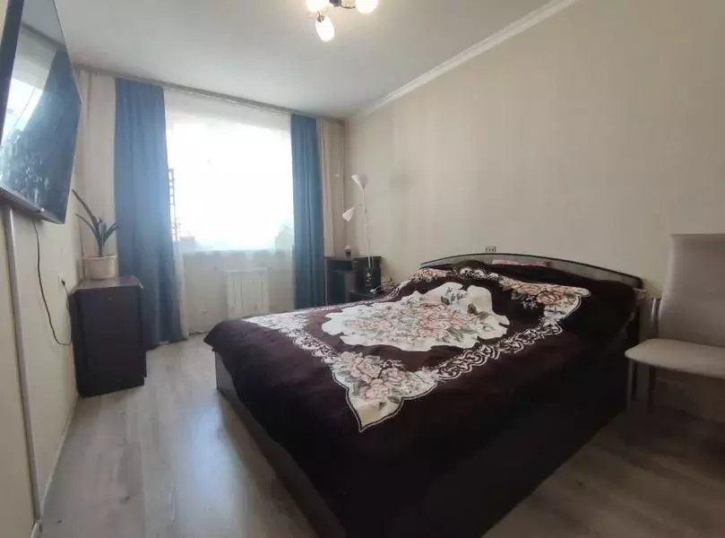 Продается 3-комнатная квартира - Фото 1