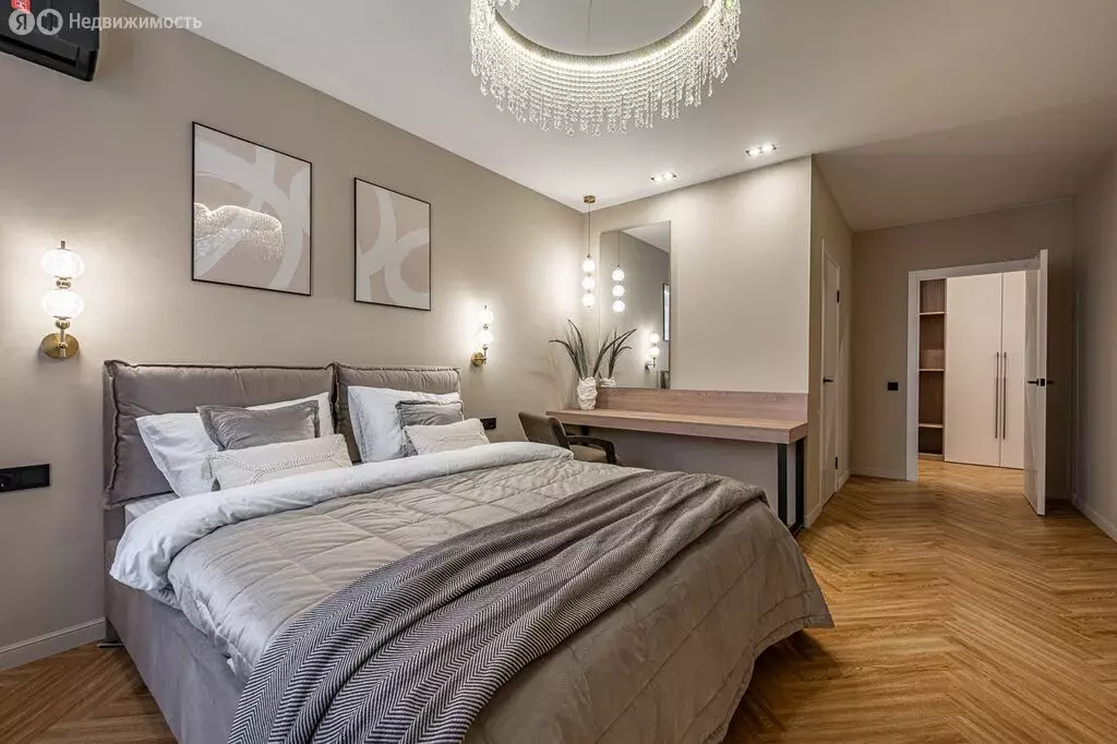 2-комнатная квартира: Екатеринбург, улица Радищева, 33 (80 м) - Фото 0