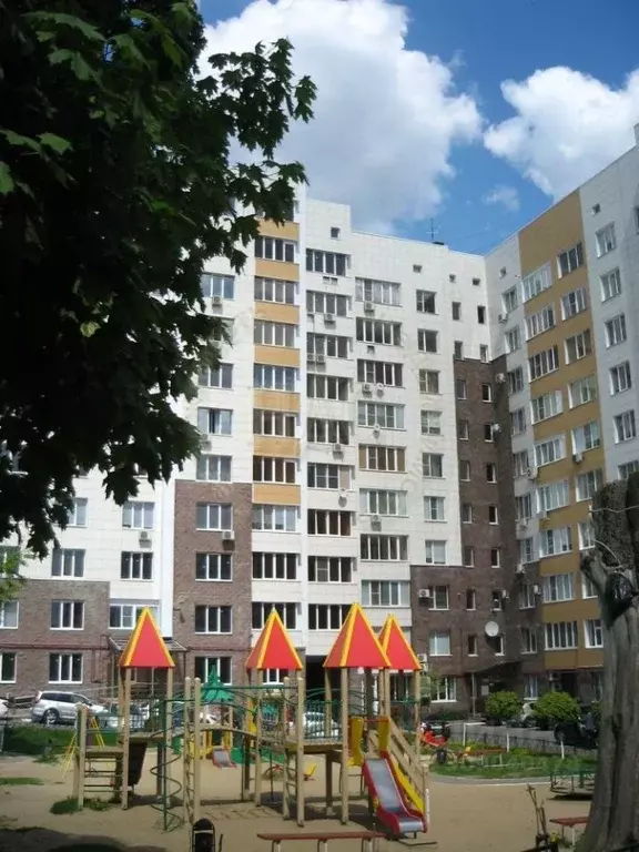 3-к кв. Курская область, Курск ул. Володарского, 70 (133.0 м) - Фото 0