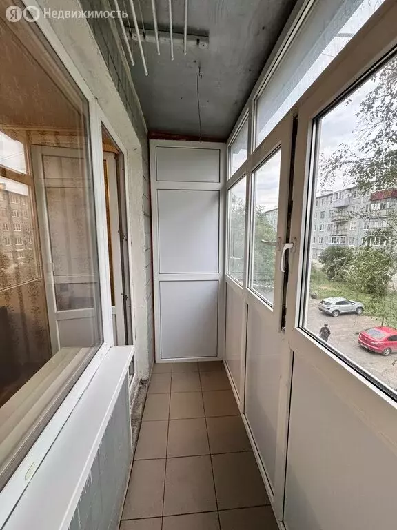 3-комнатная квартира: Зверево, улица Казакова, 4 (60.7 м) - Фото 0