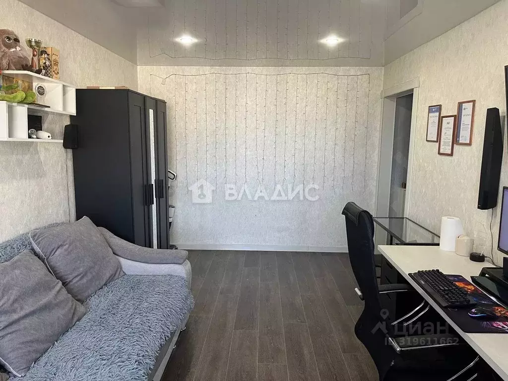 2-к кв. Бурятия, Улан-Удэ Восточный мкр, ул. Камова, 5 (42.5 м) - Фото 1