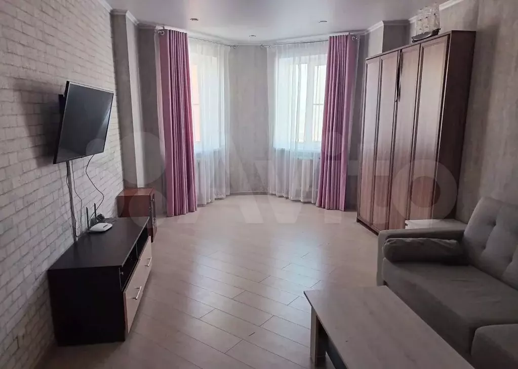 1-к. квартира, 45 м, 7/10 эт. - Фото 0