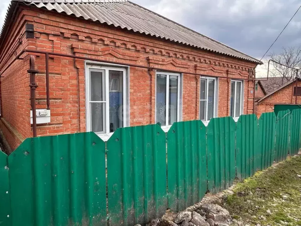 Дом в Ростовская область, Мясниковский район, с. Крым Октябрьская ул. ... - Фото 0
