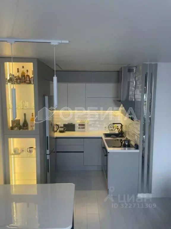 1-к кв. Тюменская область, Тюмень ул. Первооткрывателей, 6 (36.1 м) - Фото 0