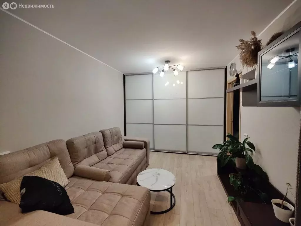 2-комнатная квартира: Мурманск, улица Карла Маркса, 44 (42.3 м) - Фото 1