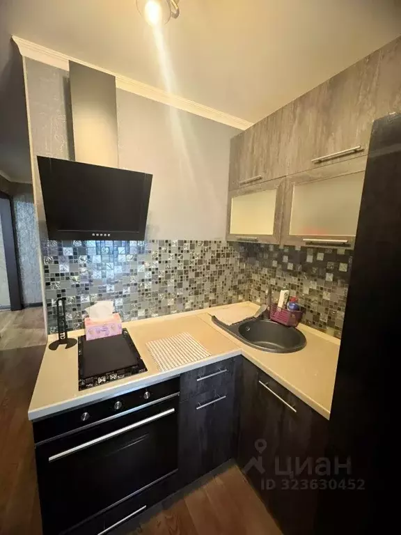 2-к кв. Сахалинская область, Южно-Сахалинск просп. Мира, 180 (47.0 м) - Фото 1