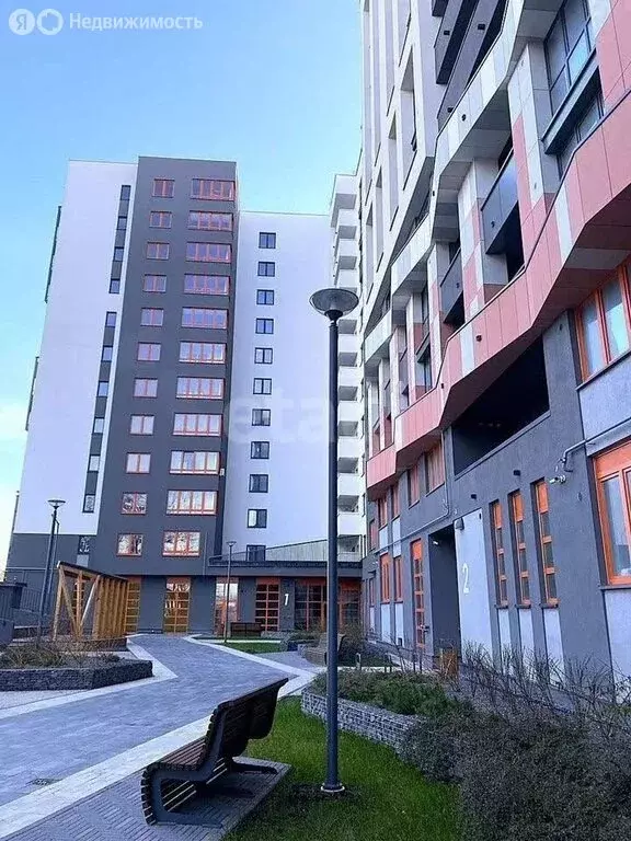 2-комнатная квартира: Калининград, улица Маршала Борзова, 107 (60.8 м) - Фото 1