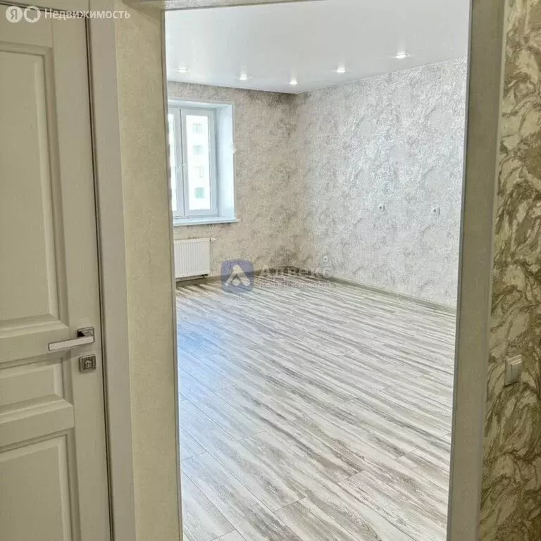 3-комнатная квартира: Тюмень, улица Республики, 204к11 (70 м) - Фото 2