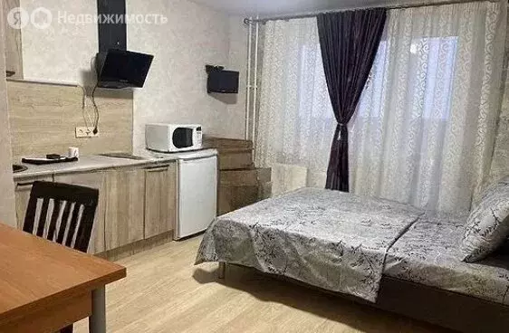 Квартира-студия: Тюмень, улица Монтажников, 38 (28 м) - Фото 1