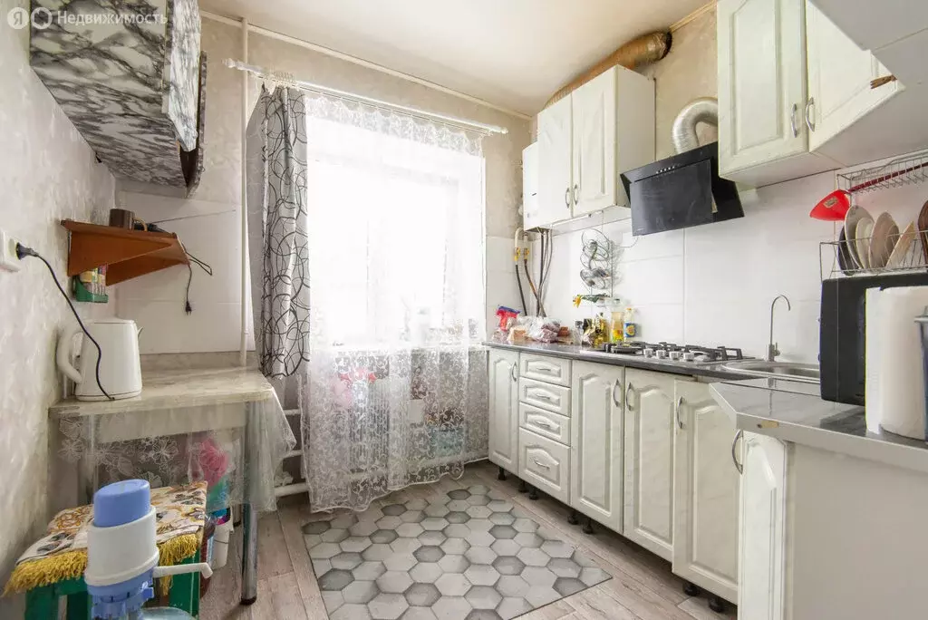 3-комнатная квартира: Батайск, улица Куйбышева, 176 (56 м) - Фото 1