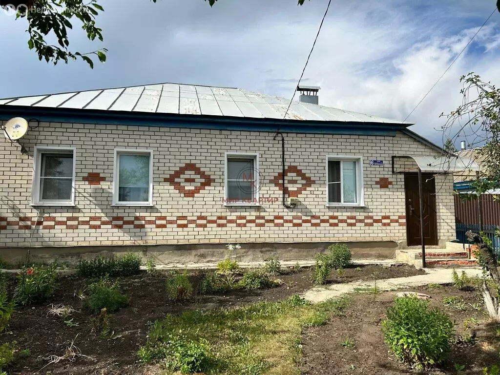 Дом в село Верхний Карачан, Центральная улица, 96 (70 м) - Фото 1