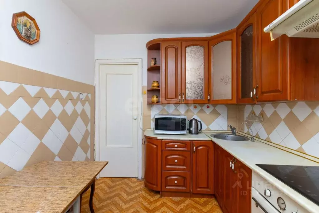 3-к кв. Тюменская область, Тюмень ул. Домостроителей, 12 (66.3 м) - Фото 0