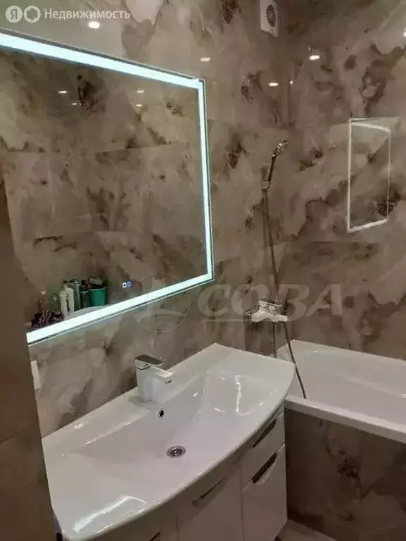 3-комнатная квартира: Тюмень, улица Монтажников, 42А (87.9 м) - Фото 0