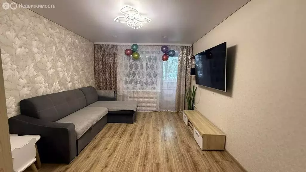 3-комнатная квартира: Бирск, улица Мира, 130 (58.4 м) - Фото 2