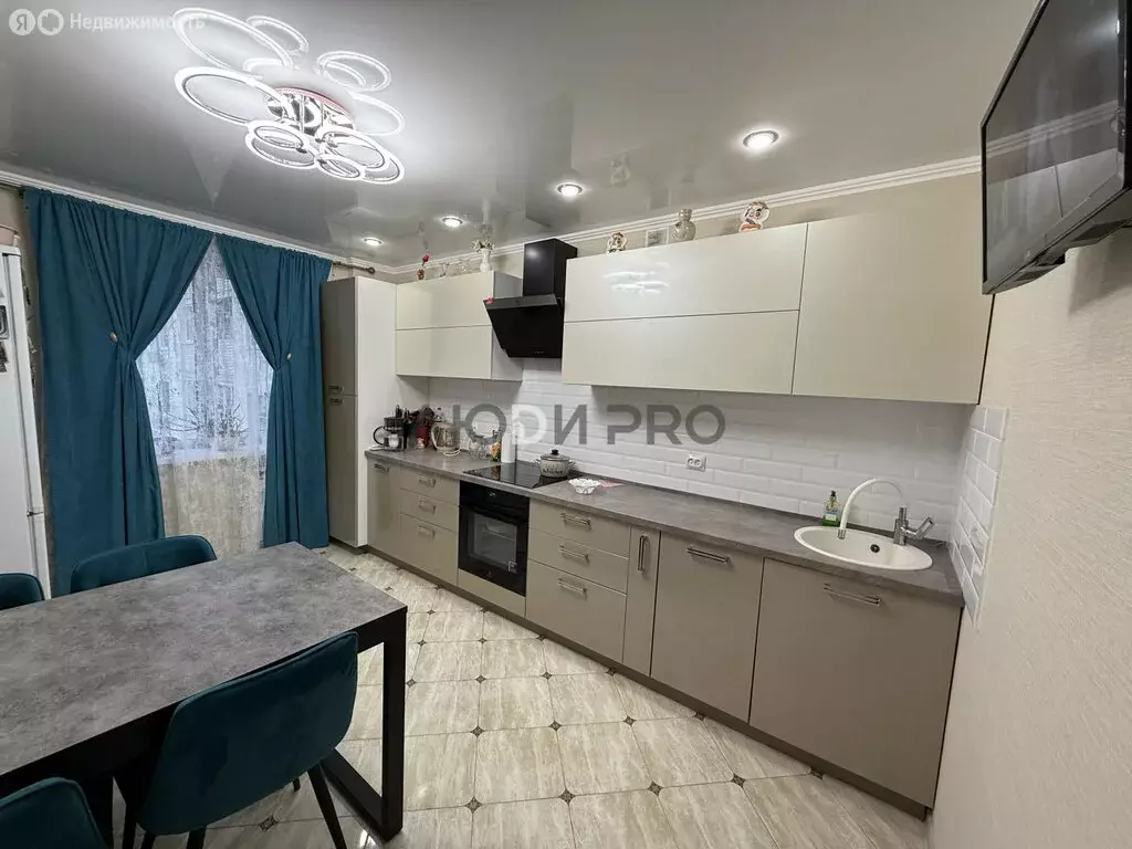 2-комнатная квартира: Саратов, 1-й Аэродромный проезд, 2 (50 м) - Фото 1