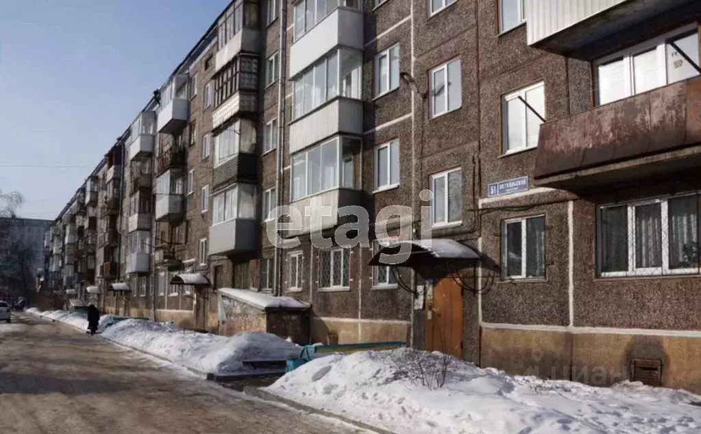 3-к кв. Кемеровская область, Новокузнецк Октябрьский просп., 51 (58.8 ... - Фото 1