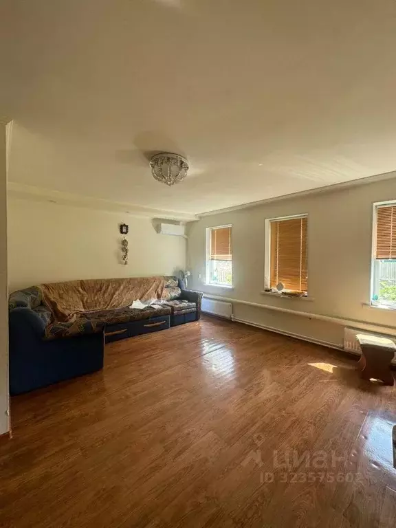 Дом в Оренбургская область, Кувандык ул. Островского, 12 (62 м) - Фото 1