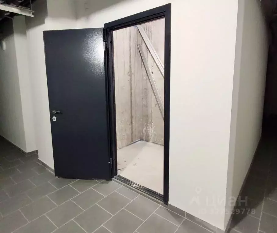 Гараж в Севастополь ул. Летчиков, 10 (3 м) - Фото 1